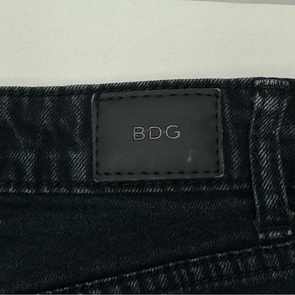 BDG Alexa Mid-Rise 5 Pocket Shortie Cuffed Denim Shorts Urban Outfitters Size 27 - Picture 10 of 14